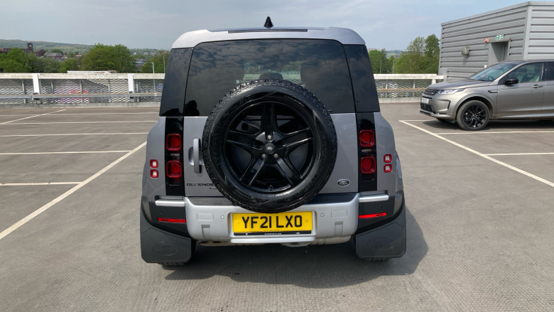 Land Rover Defender 3.0 D300 HSE 110 5dr Auto Diesel Estate